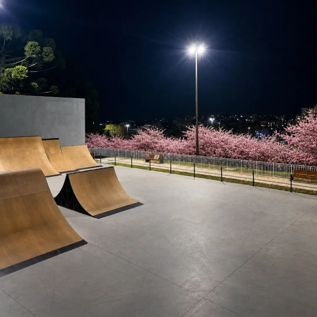 BMX Park do Parque do Lago à noite em Guarapuava, Paraná
