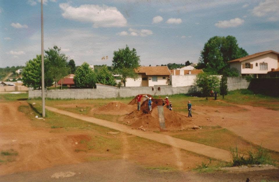Área de BMX Dirt do Parque das Crianças em Guarapuava em 2010